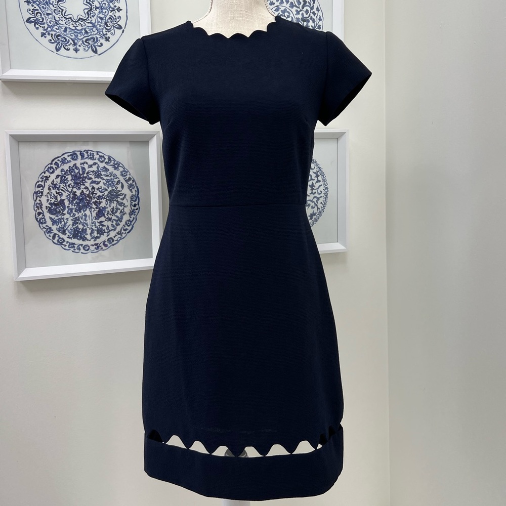 ⚓️🌊CLUB MONACO🌊 ⚓️cut out +scalloped dress